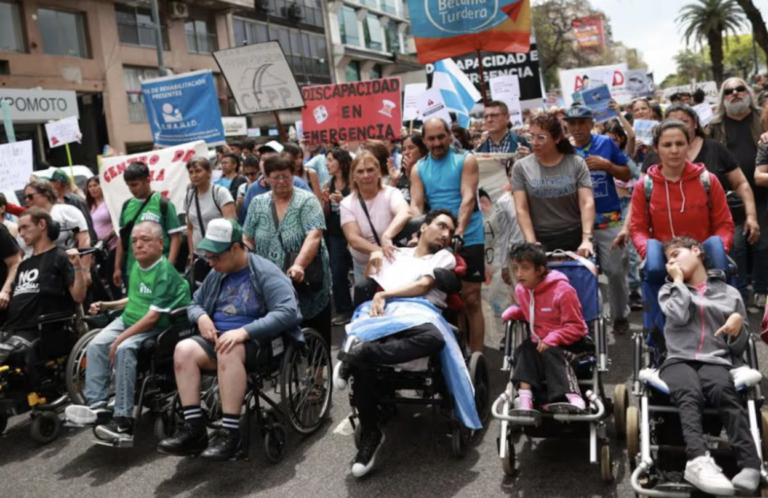 El Gobierno aumentó las prestaciones para personas con discapacidad